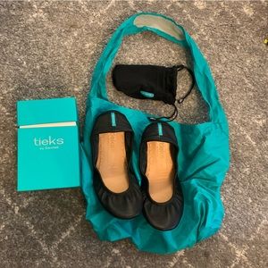 Tieks Ballet Flat - Matte Black size 6